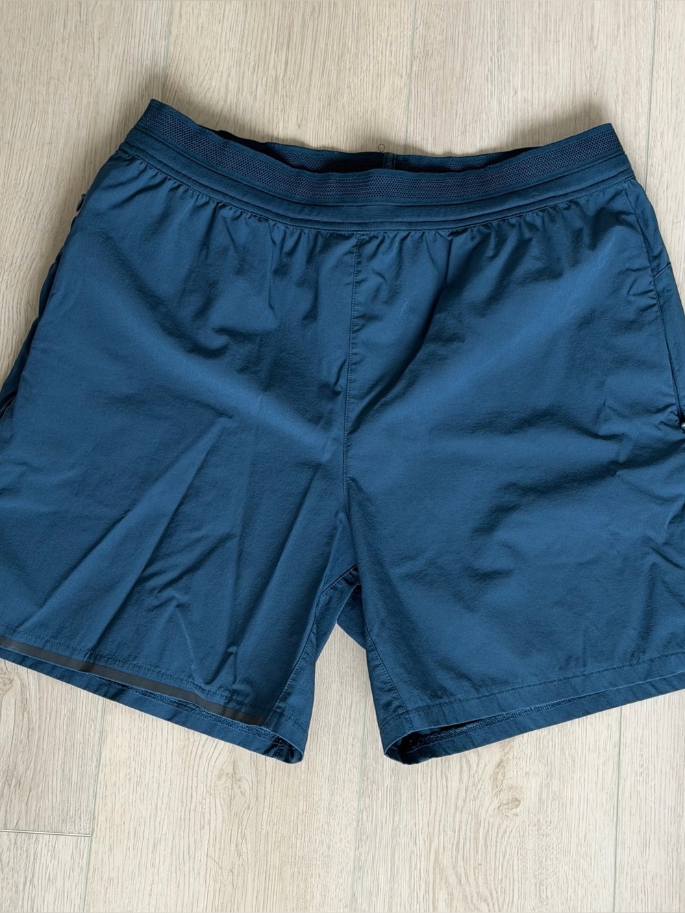 Alphalete Men's Athletic Shorts - Medium 6”